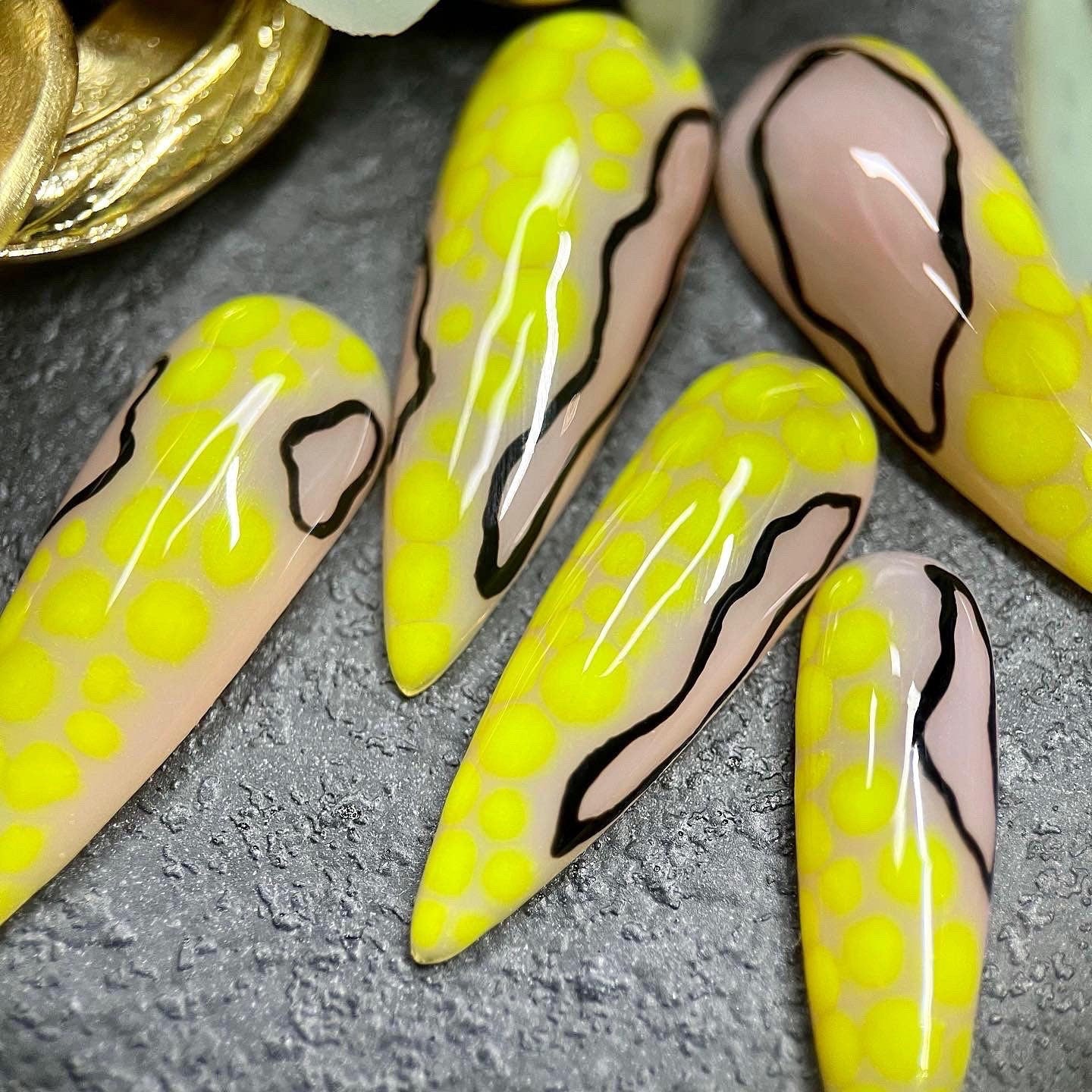 PYTHO YELLOW